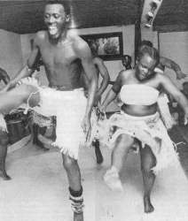 Trachtengruppe aus Afrika