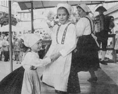 Kindergruppe der Trachten- und Volkloregruppe Starkenburg Heppenheim