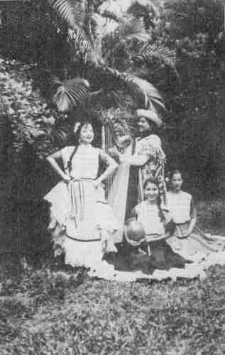 Trachtengruppe aus Paraguay