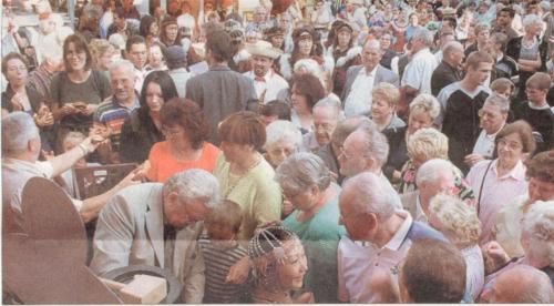 Publikum beim Trachtenfest