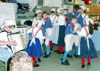 Kindergruppe beim Tanzen