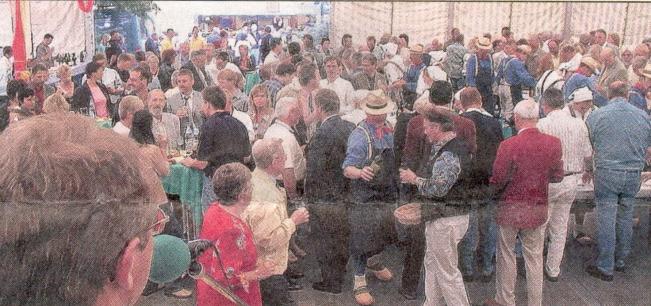 Die Weinprobe der geladenen Gästen