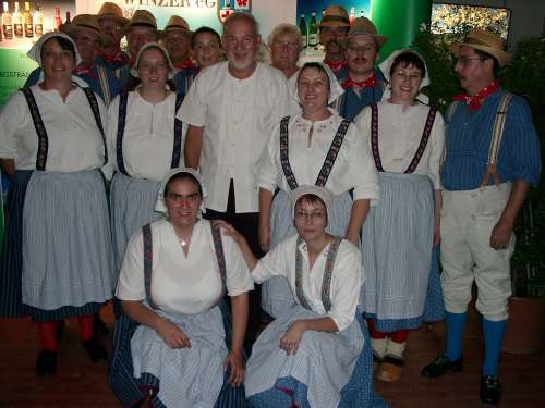 Die komplette Gruppe nach getaner Arbeit