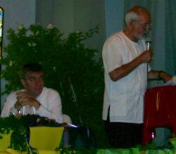 Hans- Jürgen Weber und Karl- Heinz Stier beim Moderieren.