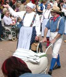 Familie Meister beim Winzerfestumzug in Bensheim