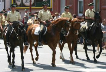 Polizei auf Pferden