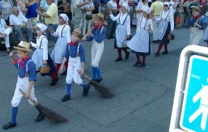 Die Kindergruppe beim Winzerfestumzug in Bensheim