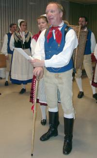 Thomas Maul trägt das Deutschlandweinrätsel 
vor.