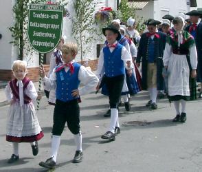 Die Kindergruppe ist im Anmarsch
