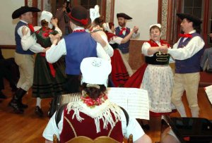 Die TVG'ler beim tanzen