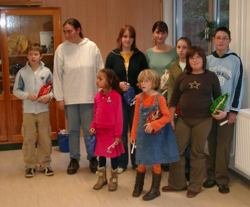 Kindergruppe nach dem Beschenken